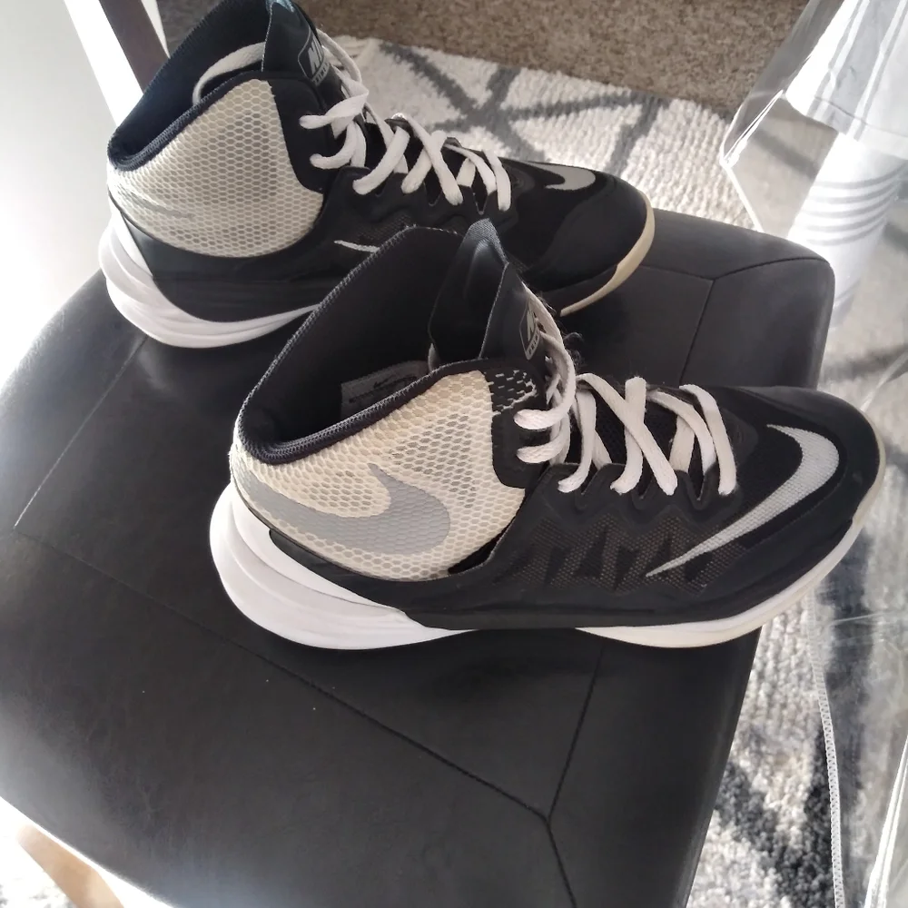 Nike sneakers - Picture 1 of 4